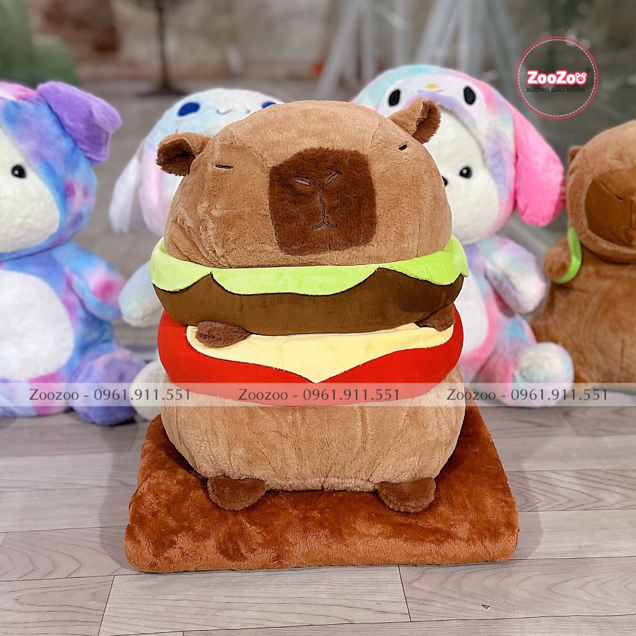 Gối mền Capybara Cosplay Hamburger