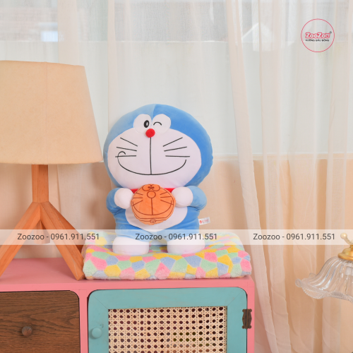 Gối mền Doraemon cầm bánh lông mịn đứng TC