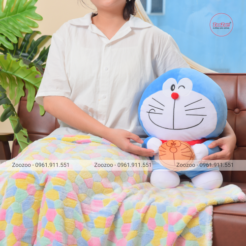 Gối mền Doraemon cầm bánh lông mịn đứng TC